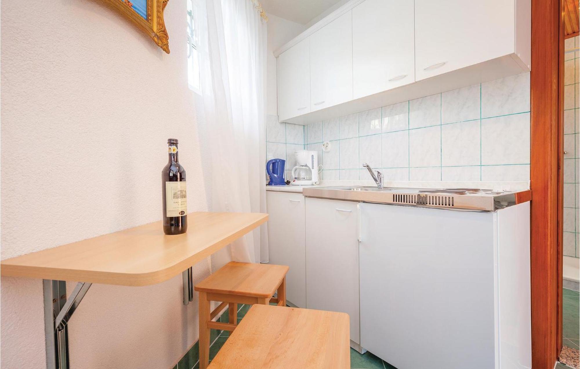 1 Bedroom Cozy Apartment In ツリクヴェニツァ エクステリア 写真